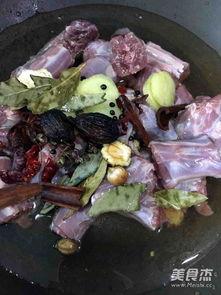 网红周黑鸭鸭脖的卤料